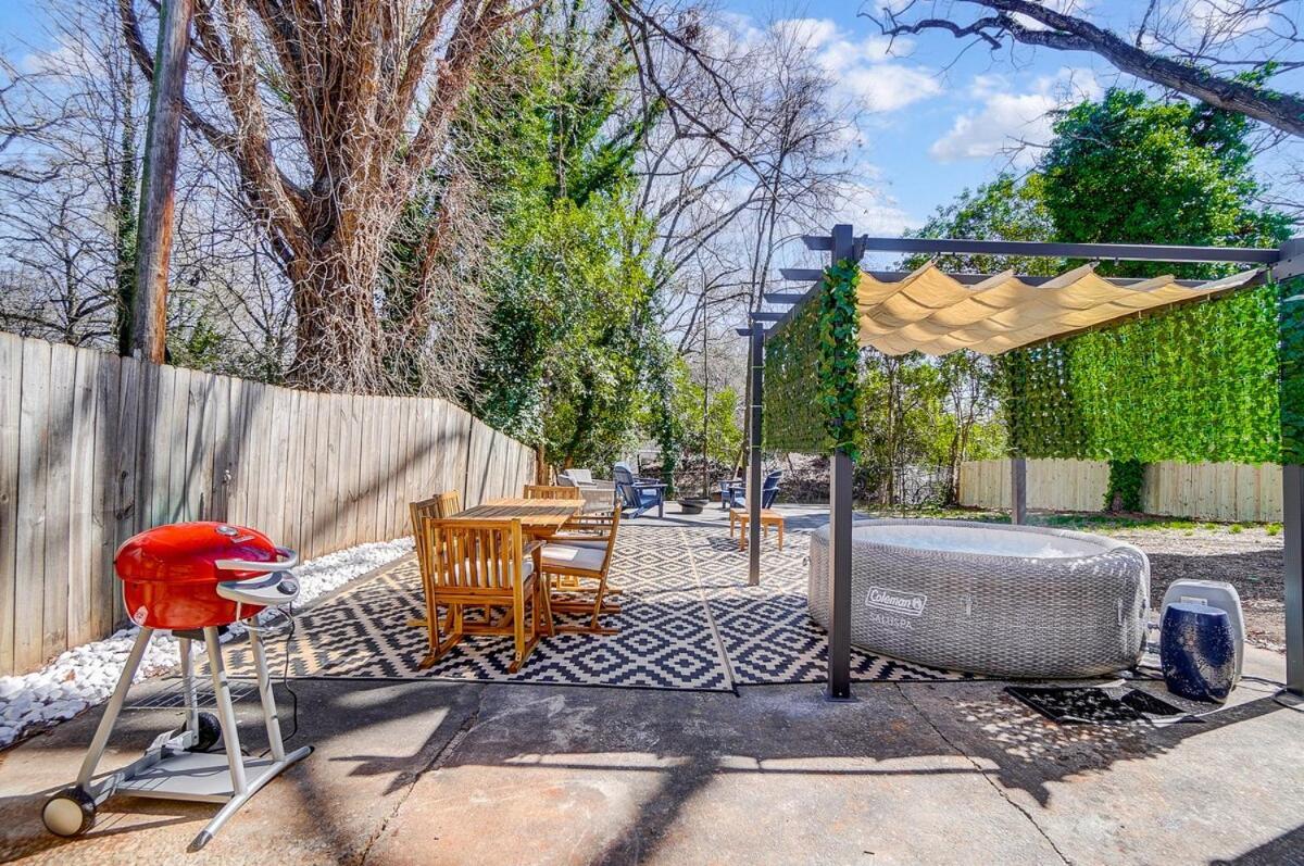 Cozy House W Hot Tub & Big Yard Charlotte Exterior foto